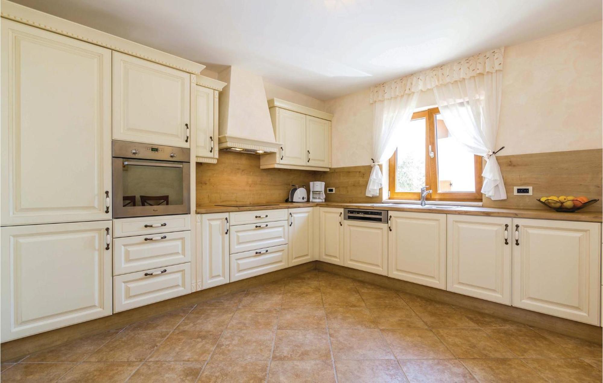Stunning Home In Turcic With Kitchen 반타치치 외부 사진